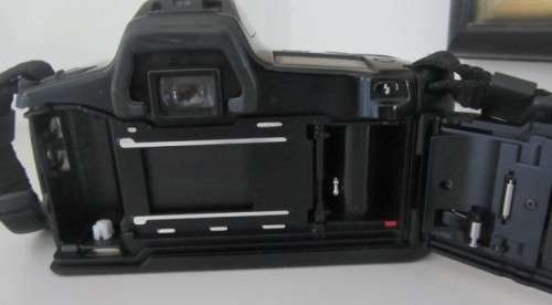 **Minolta Dynax 3i** S.L.R. Camera..Minolta Zoom xi 80-200mm 1:4.5(22)-5.6 Lens..Clean...Working.