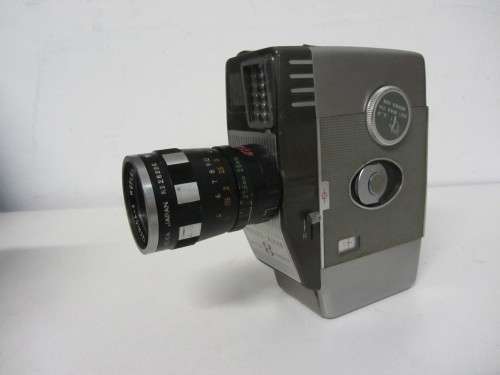 **Yahica 8-E** 8mm Movie Camera....Yashica Zoom 1:2.8 f=12.5-37.5mm Zeica Lens..Turning when Winded.