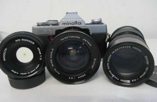 **Minolta XG-2**-Auto Wide-Angle 28mm 1:2.5 Vivitar Lens Plus Vivitar 70-150mm 1:3.8 Auto Zoom Lens