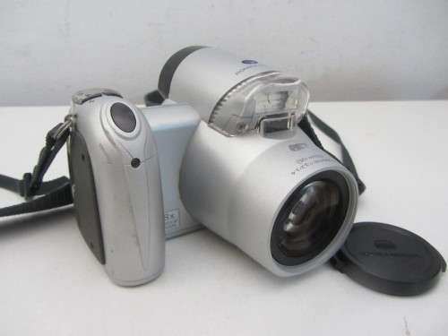 **Konica/Minolta-Dimage Z 10**Digital 36-200mm 1:3.2-3.4(Equiv 135) Lens...Incl Memory Card