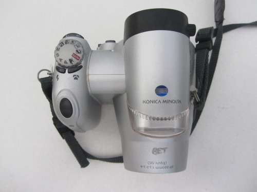 **Konica/Minolta-Dimage Z 10**Digital 36-200mm 1:3.2-3.4(Equiv 135) Lens...Incl Memory Card