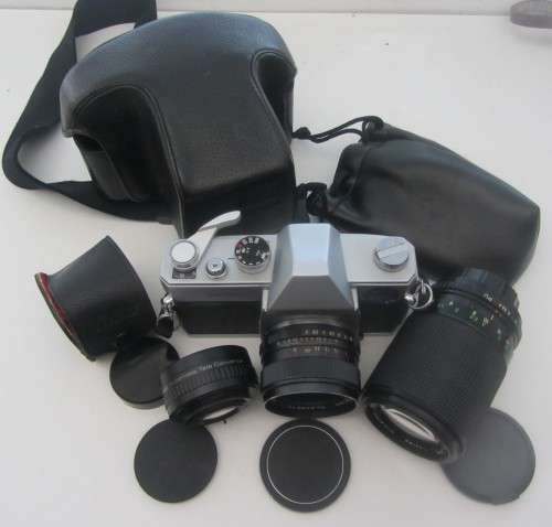 **Mamiya/Sekor 500 DTL**35mm Film Camera-Auto Mamiya/Sekor 1:2 f=50mm Lens Plus Centon Zoom and Tele