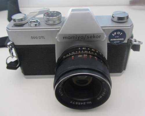 **Mamiya/Sekor 500 DTL**35mm Film Camera-Auto Mamiya/Sekor 1:2 f=50mm Lens Plus Centon Zoom and Tele
