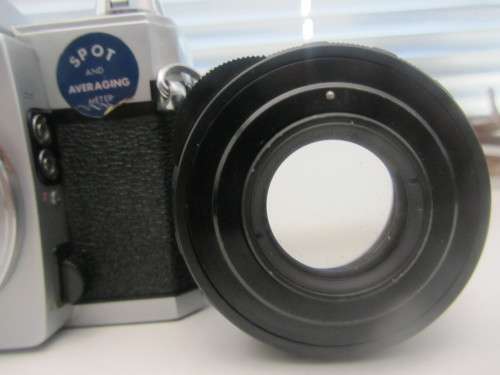 **Mamiya/Sekor 500 DTL**35mm Film Camera-Auto Mamiya/Sekor 1:2 f=50mm Lens Plus Centon Zoom and Tele
