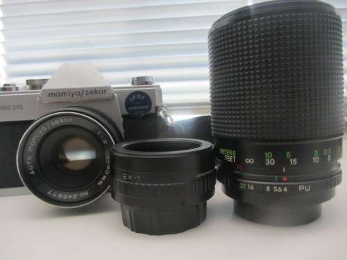 **Mamiya/Sekor 500 DTL**35mm Film Camera-Auto Mamiya/Sekor 1:2 f=50mm Lens Plus Centon Zoom and Tele