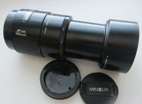 **Minolta AF-100 Macro**100mm 1:2.8(32)55mm Lens....Incl Lens Hood/Caps-As per Photos