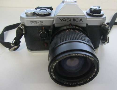 **Yashica FX-D**Quartz Classic 35mm S.L.R.  Yashica ML Zoom 42-75mm 1:3.5-4.5 Lens