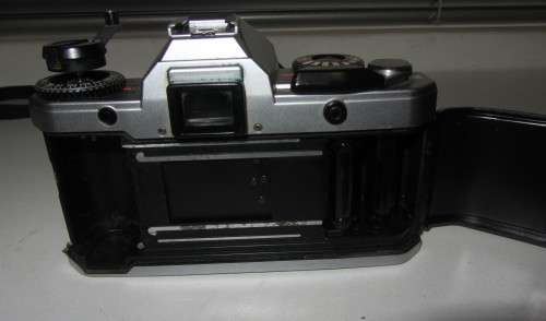 **Yashica FX-D**Quartz Classic 35mm S.L.R.  Yashica ML Zoom 42-75mm 1:3.5-4.5 Lens