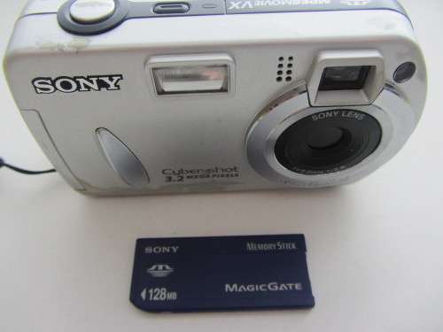 **Cybershot Sony**Mpegmovie VX-Sony Digital 3.2 Mega Pixels.