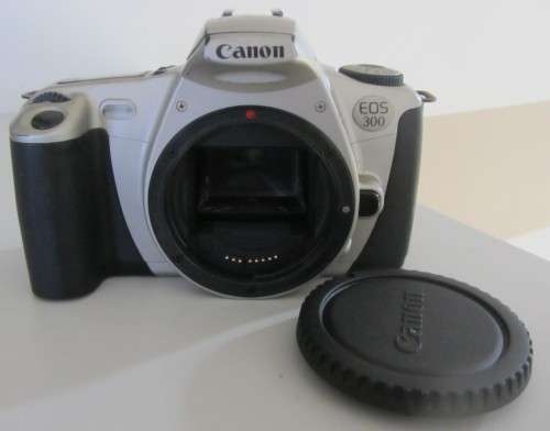 **Canon EOS 300**35mm Film Camera-Body...Shutter Fires....Looking in Good Condition