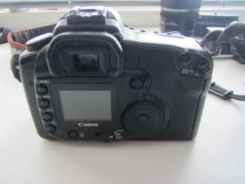 **Canon EOS 20 D**Canon EF-S 18-55mm 3.5-5.6 ii Plus Canon EF-S 17-85mm 4-5.6 IS USM Lenes