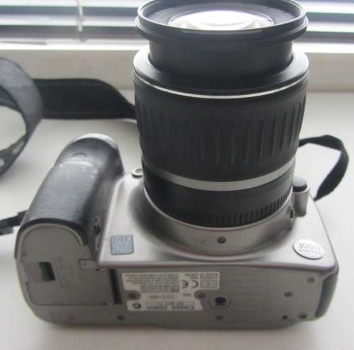 Canon EOS 300 D Digital Camera-Canon EF-S 18-55mm 1:3.5-5.6 Lens-Incl Charger Instructions Caps
