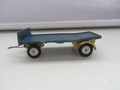 Corgi Toys-Platform Trailer-As per Photos-Damaged