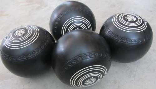 Hemselite Bowls-Super Grip Size 5 (637LX) Plus Bowls Carrying Bag.