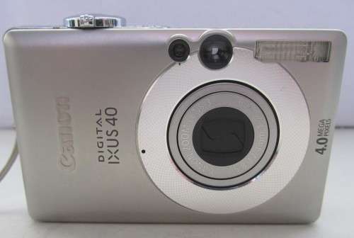 Canon Digital Ixus 40 Camera-Excellent Condition-Working No Charger-Two Batteries/Mem Cards/Bag
