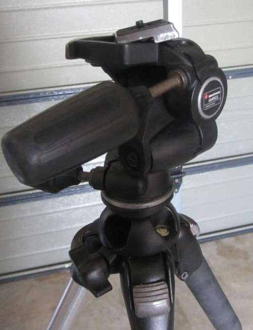 Manfrotto 804 RC-2 Heavy Duty(Professional) Tripod.