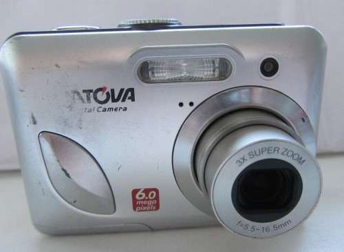 Intova IC-600 Digital Underwater Camera with Housing.