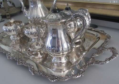 Old English Reproduction E.P. (428) Marlboro(Plate) Canada-Tea/Coffee Set.