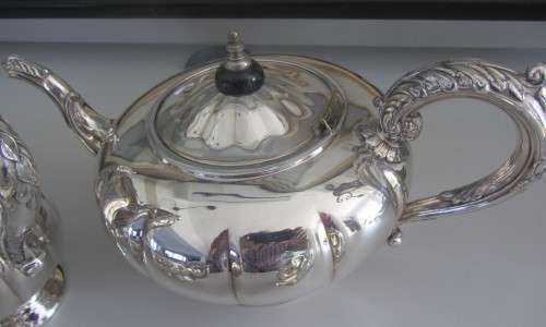 Old English Reproduction E.P. (428) Marlboro(Plate) Canada-Tea/Coffee Set.