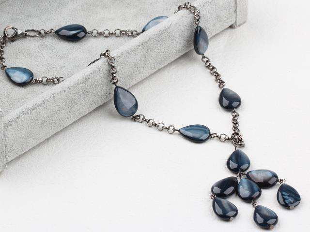 **Crazy Sale** Blue Black Shell Necklace