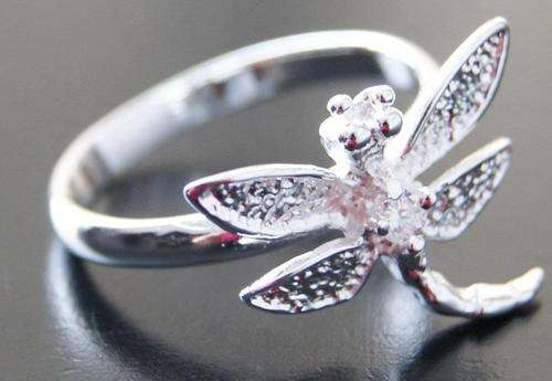 *Crazy Sale* 925 Stamped Sterling Silver Dragonfly Ring (size 8)