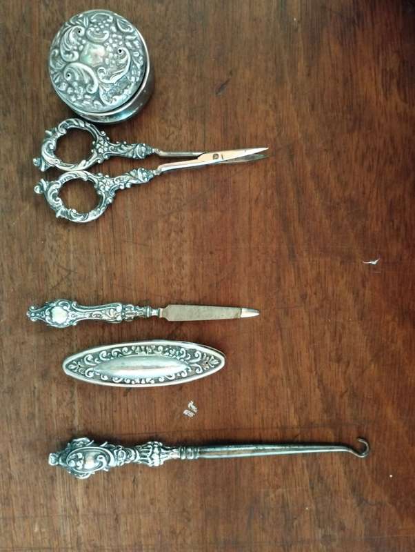 Silver grooming set
