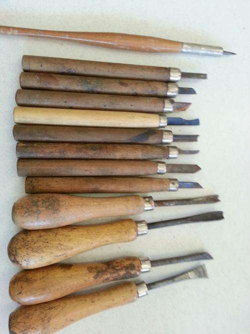 Job lot antique wood carving chisels - Brands4me