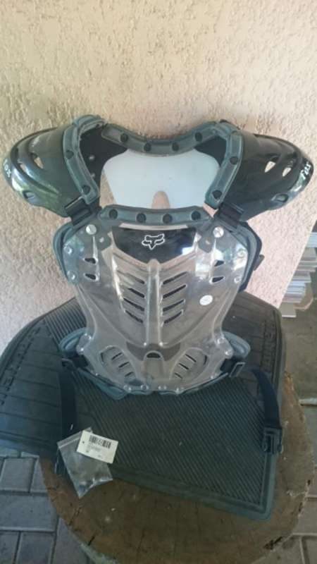 Fox girl's cheast guard - R3 Roost deflector - like new
