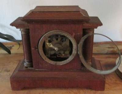 Vintage Oak?? Mantel Clock