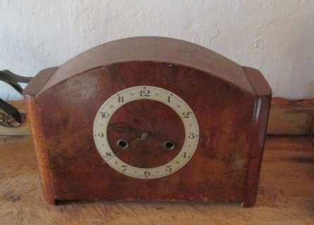 Vintage 1930s? Enfield mantel clock.