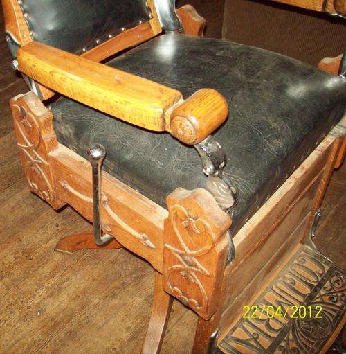 Kochs Columbia Barber Chair - R3500.00 PRICE REDUCED FOR TODAY ONLY!!!!