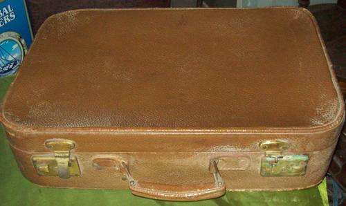 VINTAGE BROWN LEATHER SUITCASE WITH KEY