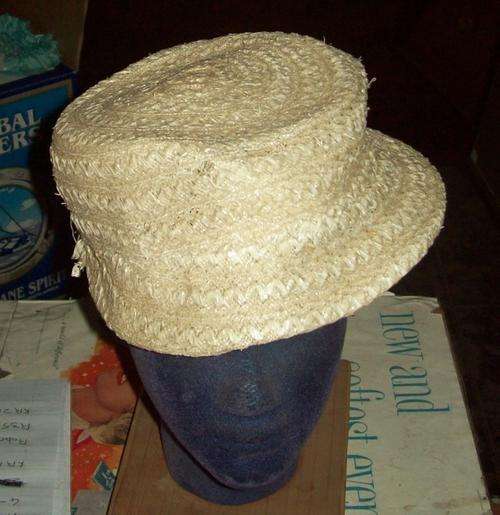 LADIES VINTAGE STRAW HAT - R60.00 INCLUDING POSTAGE