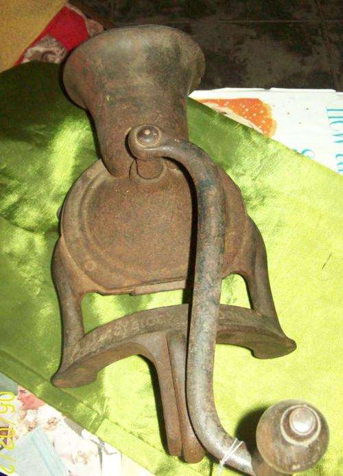 MEALIE GRINDER - R135.00 - POSTAGE R50.00
