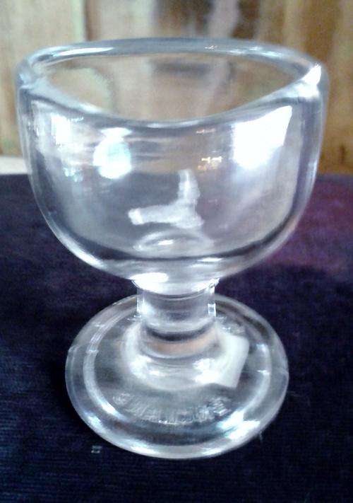 CLEAR GLASS EYE BATH - NO DAMAGE