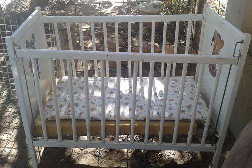 VINTAGE WHITE WOODEN BABY COT
