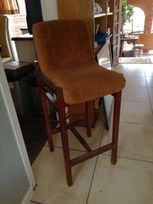 Single bar stool
