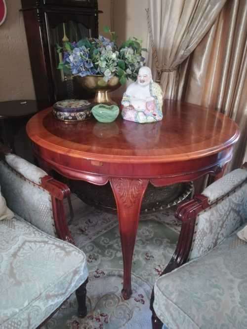 Inlaid wood round dining table