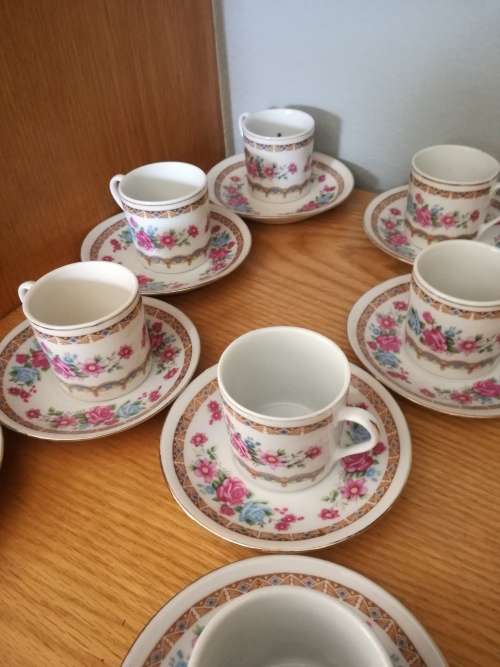 10 X  vintage expresso cups and saucers