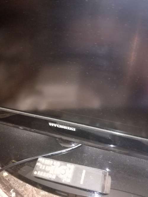 40` Hyundai TV in perfect working condition
