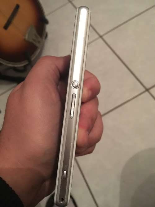 Sony Z1 compact/mini - Read Description