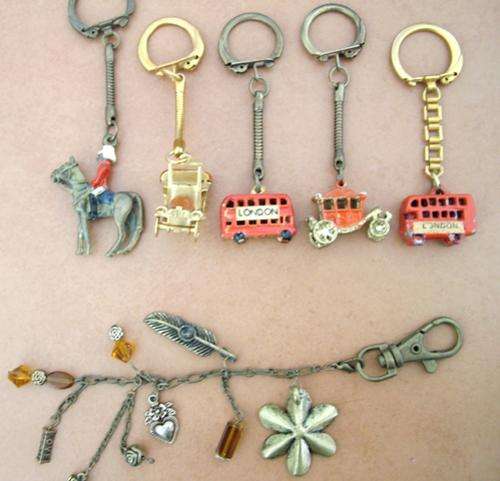 6 X VINTIGE KEY RINGS /////HAVE A LOOK //////