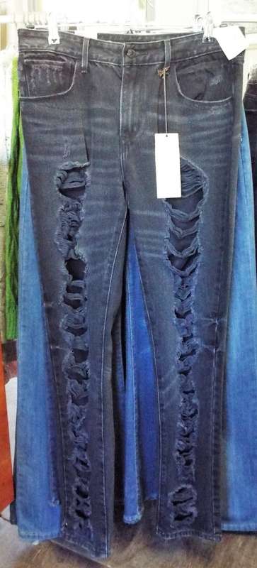 Original Ladies levis high rise skinny  Jean (28/32)