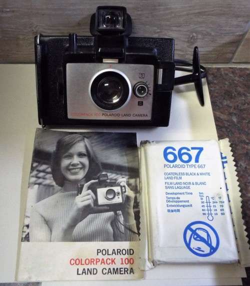 nice vintage polaroid camera