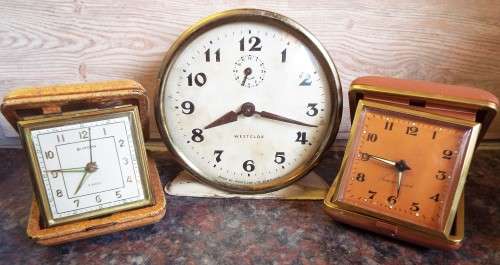 nice 3 x Clocks