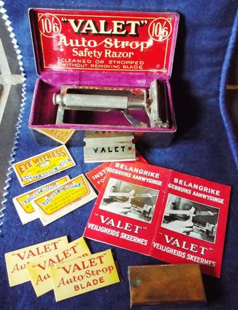 Vintage c1935 Valet Auto-strop Single Edge Open Comb Safety Razor in Original Tin