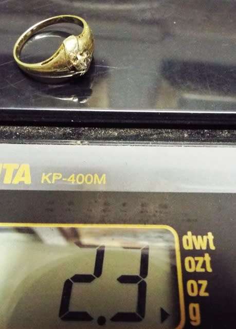 SOLID 9CT RING
