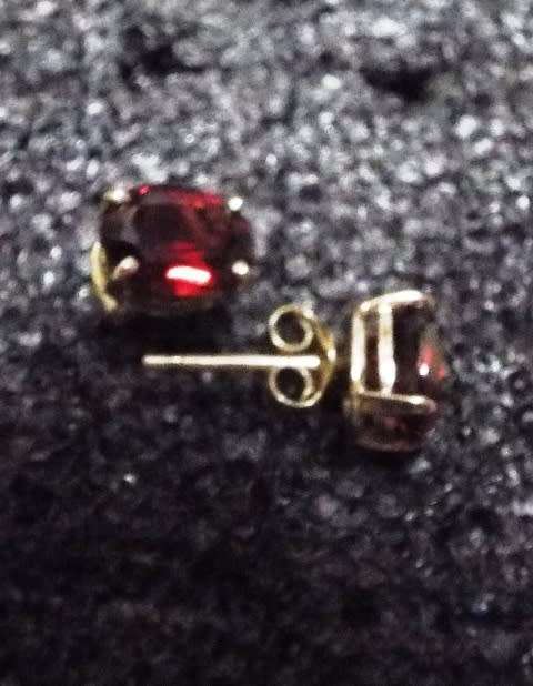 SOLID 9CT EARRINGS  RING