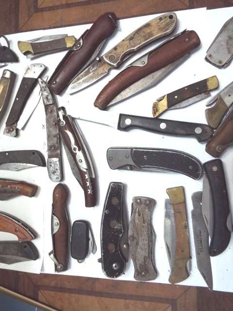 job lot of mostly broken okappi knifes