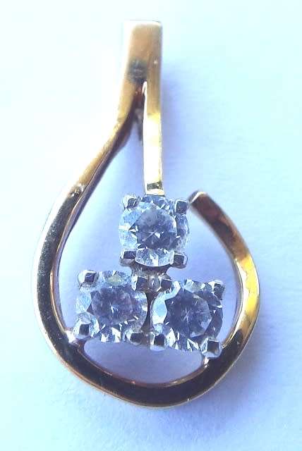 SOLID 9 ct gold  PENDAND WITH 3 REAL 0.1 CT  DIAMONDS EACH